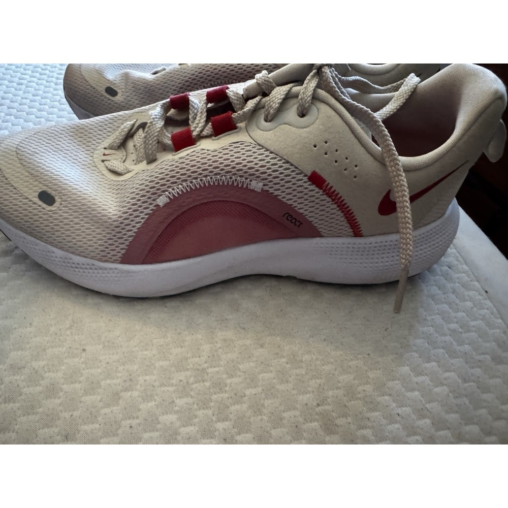NWOB Women's Size 10 Nike React Escape RN 2 Running Shoe LT Orewood SB18